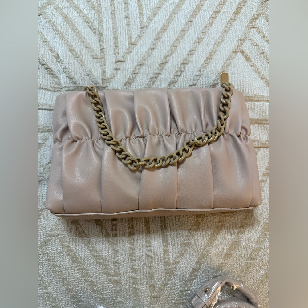 NWT Cinpode Women's Tan‎ Crossbody Bag With Gold Chain and Multiple Straps